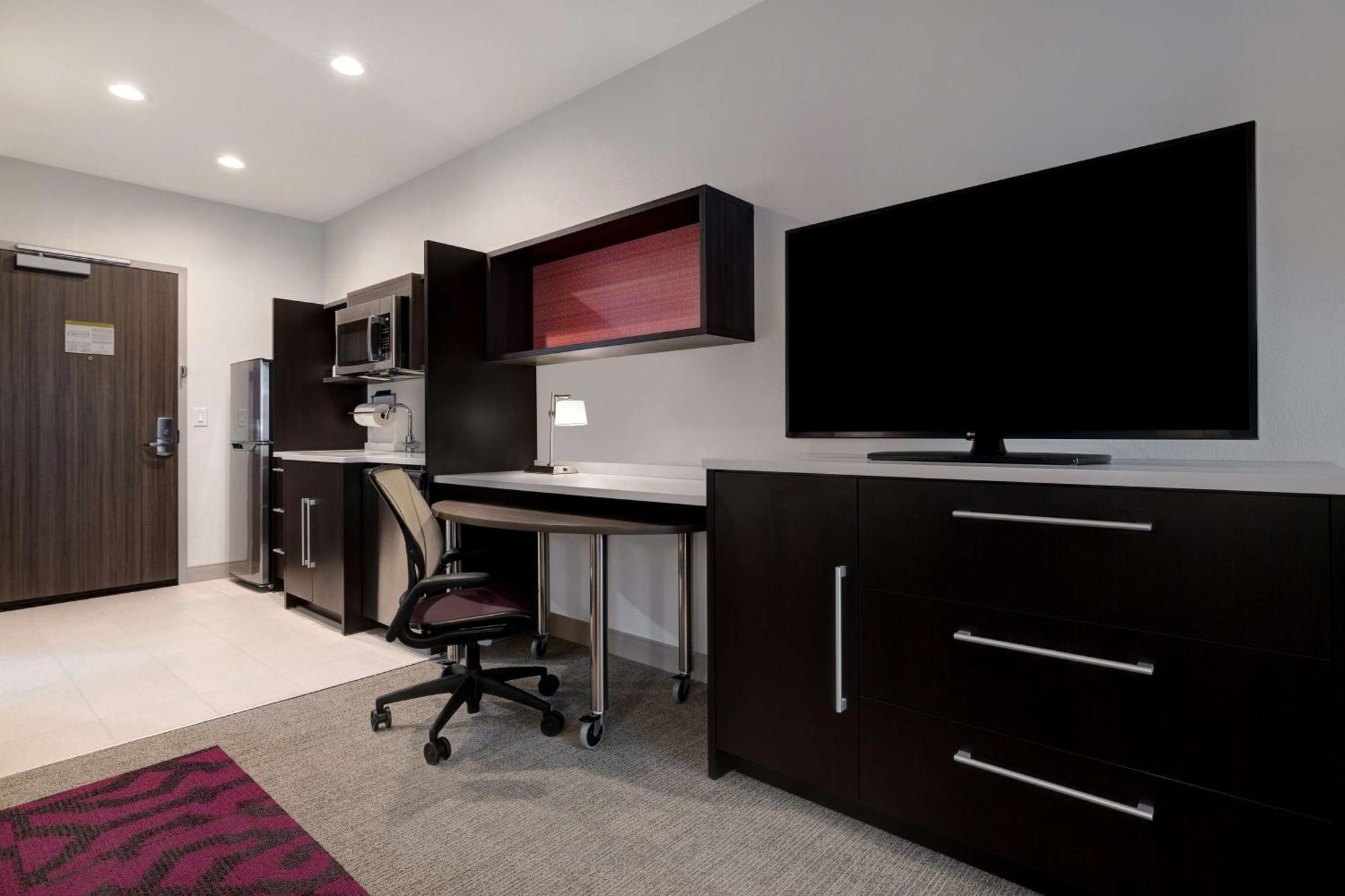 Home2 Suites By Hilton Redding Exterior photo
